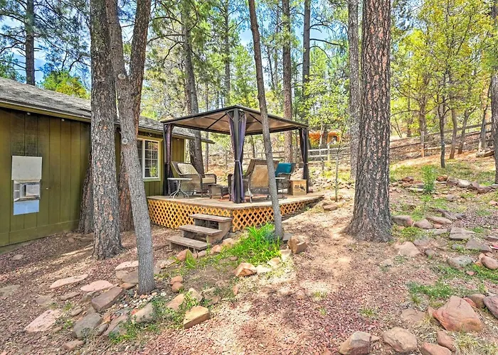 Holiday home Near Hiking Trails: Woodsy W/ Fire Pit