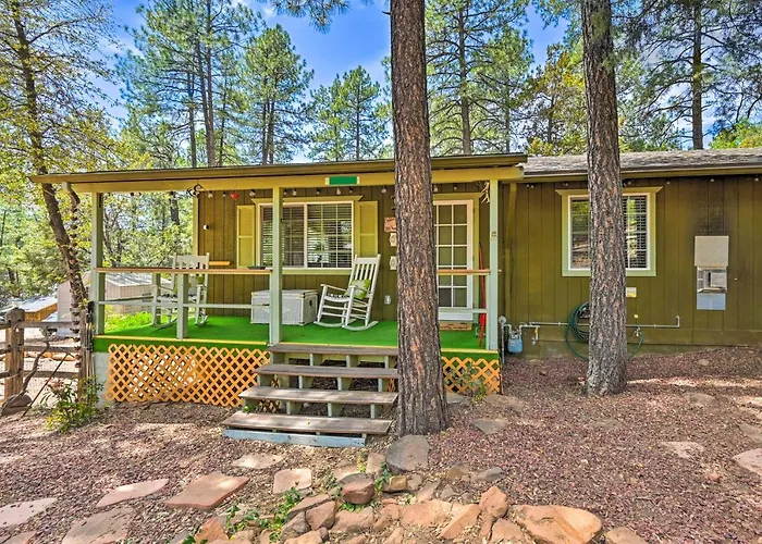 Near Hiking Trails: Woodsy W/ Fire Pit Holiday home