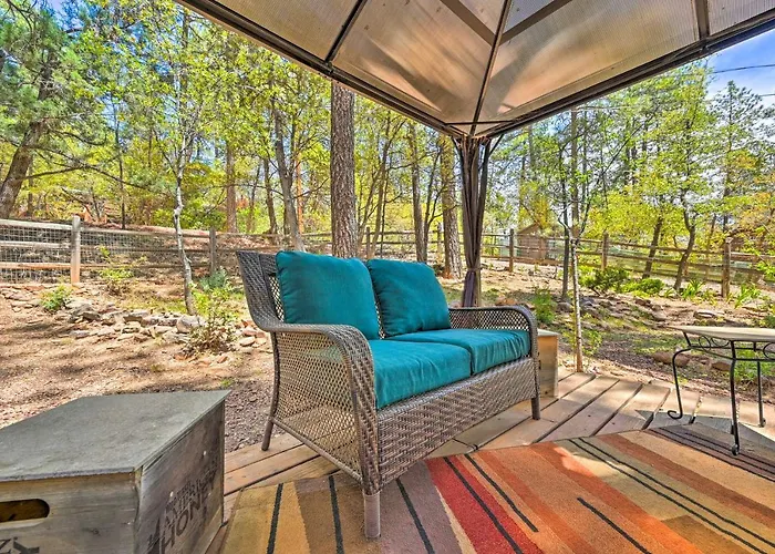 Near Hiking Trails: Woodsy W/ Fire Pit Holiday home